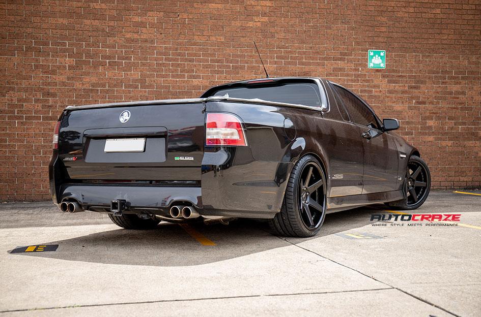 HOLDEN-COMMODORE-ALTAIR-MATTE-BLACK-WITH-GLOSS-BLACK-LIP